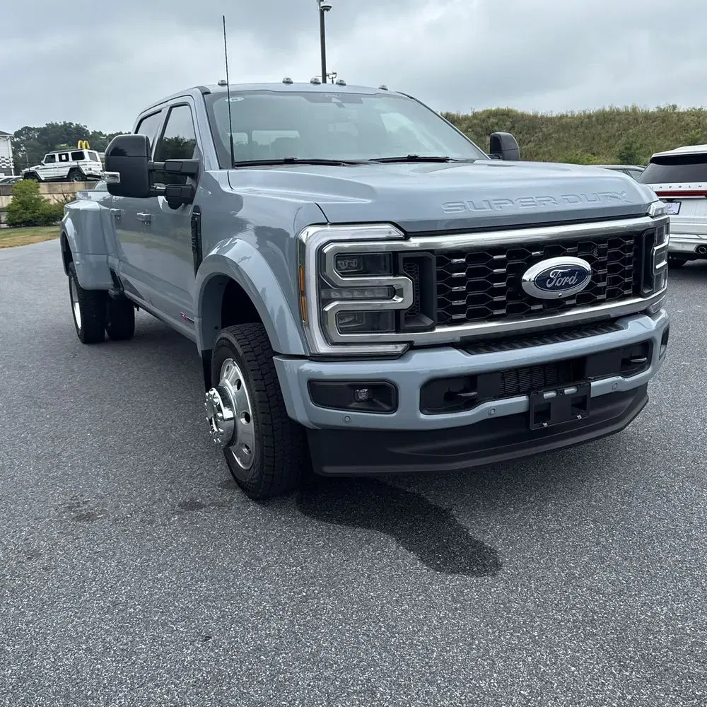 2025 Ford F-450 Super Duty Platinum