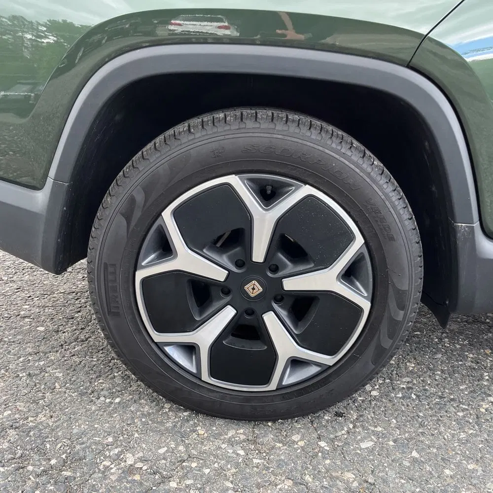 2023 Rivian R1T Adventure Dual-Motor