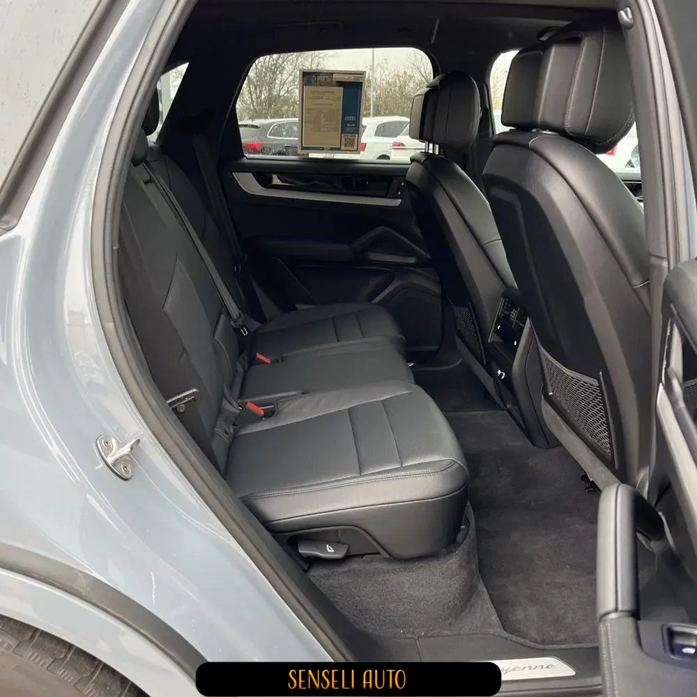 2024 Porsche Cayenne S
