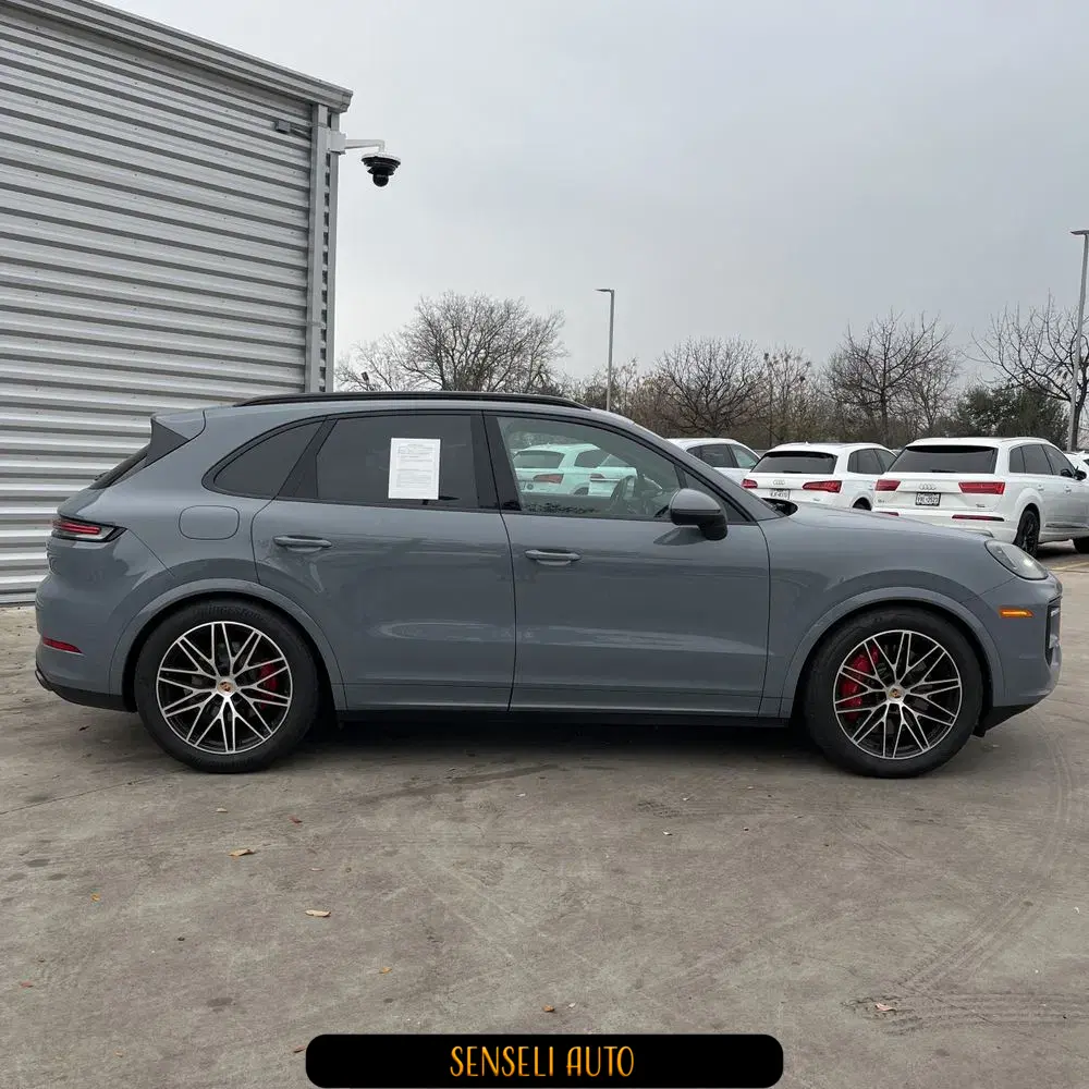 2024 Porsche Cayenne S