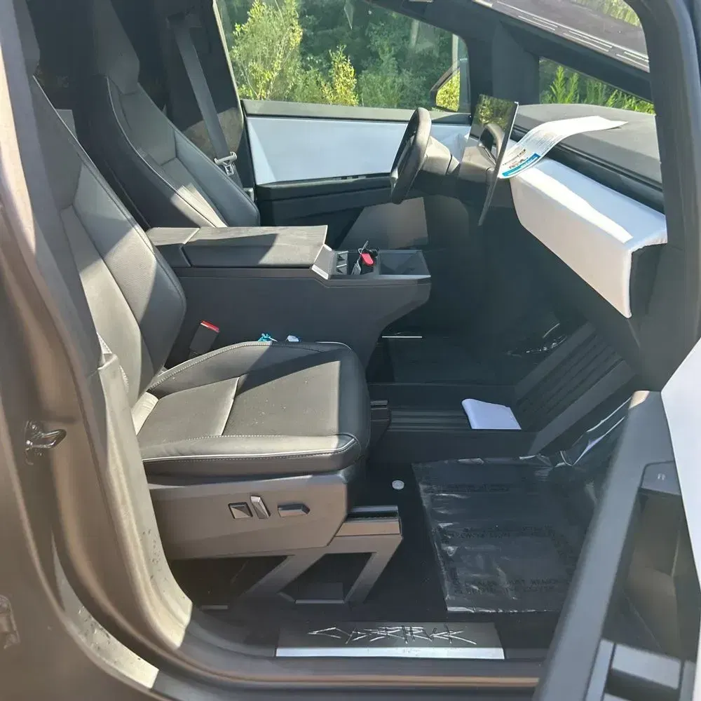 2024 Tesla Cybertruck Base
