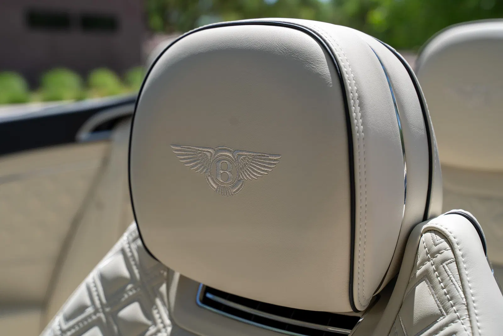 2022 Bentley Continental GTC V8 S - 6k Miles, 1 Owner, 542-hp Twin-Turbo V8, AWD, Unmodified