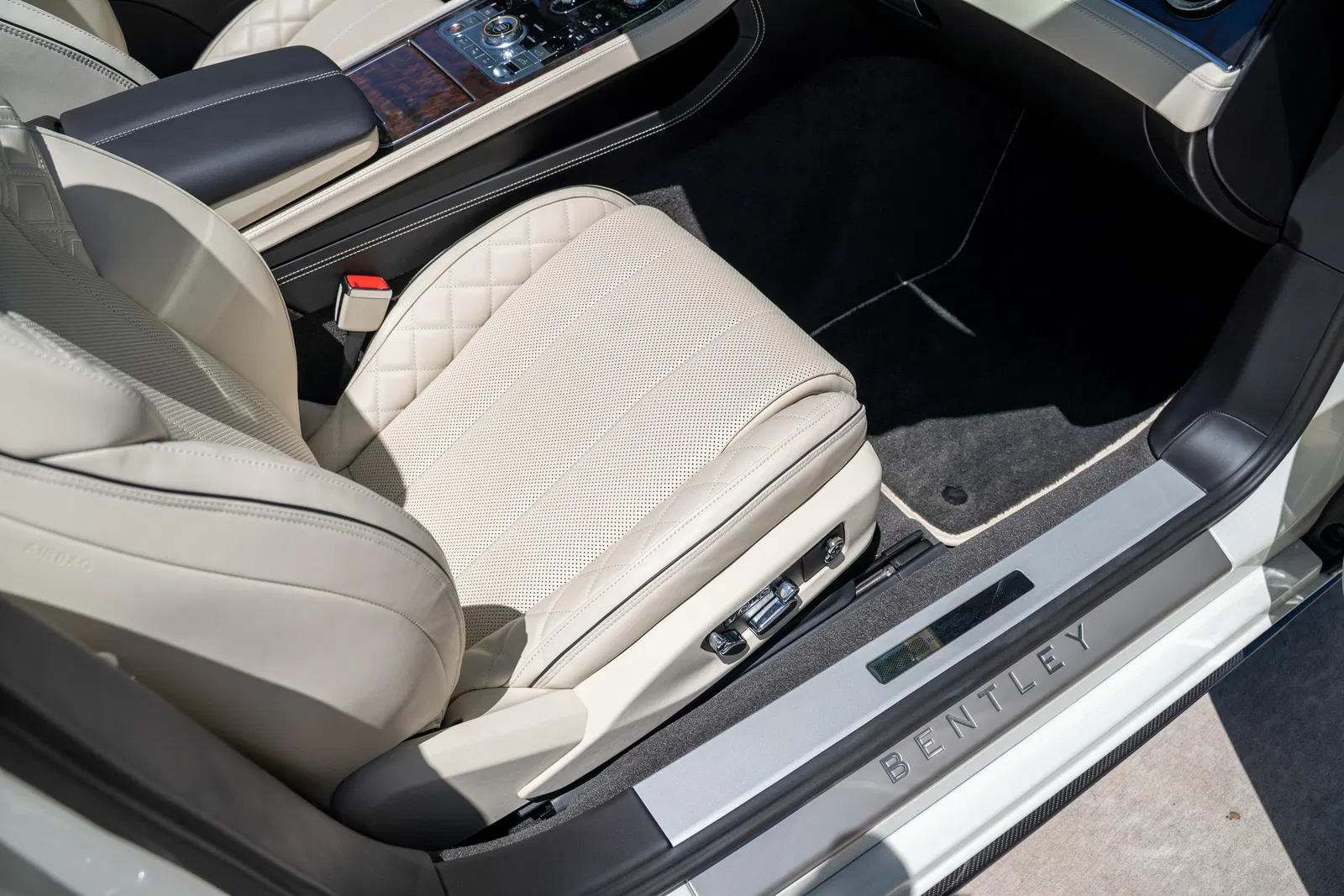2022 Bentley Continental GTC V8 S - 6k Miles, 1 Owner, 542-hp Twin-Turbo V8, AWD, Unmodified