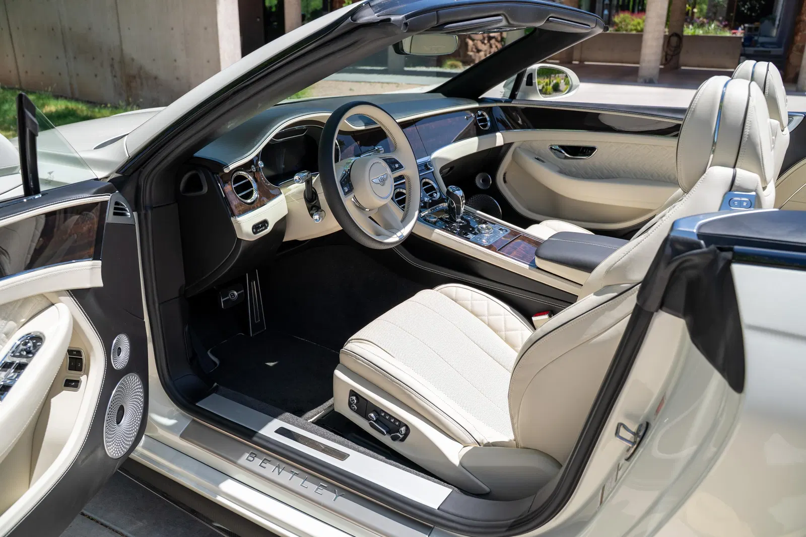2022 Bentley Continental GTC V8 S - 6k Miles, 1 Owner, 542-hp Twin-Turbo V8, AWD, Unmodified