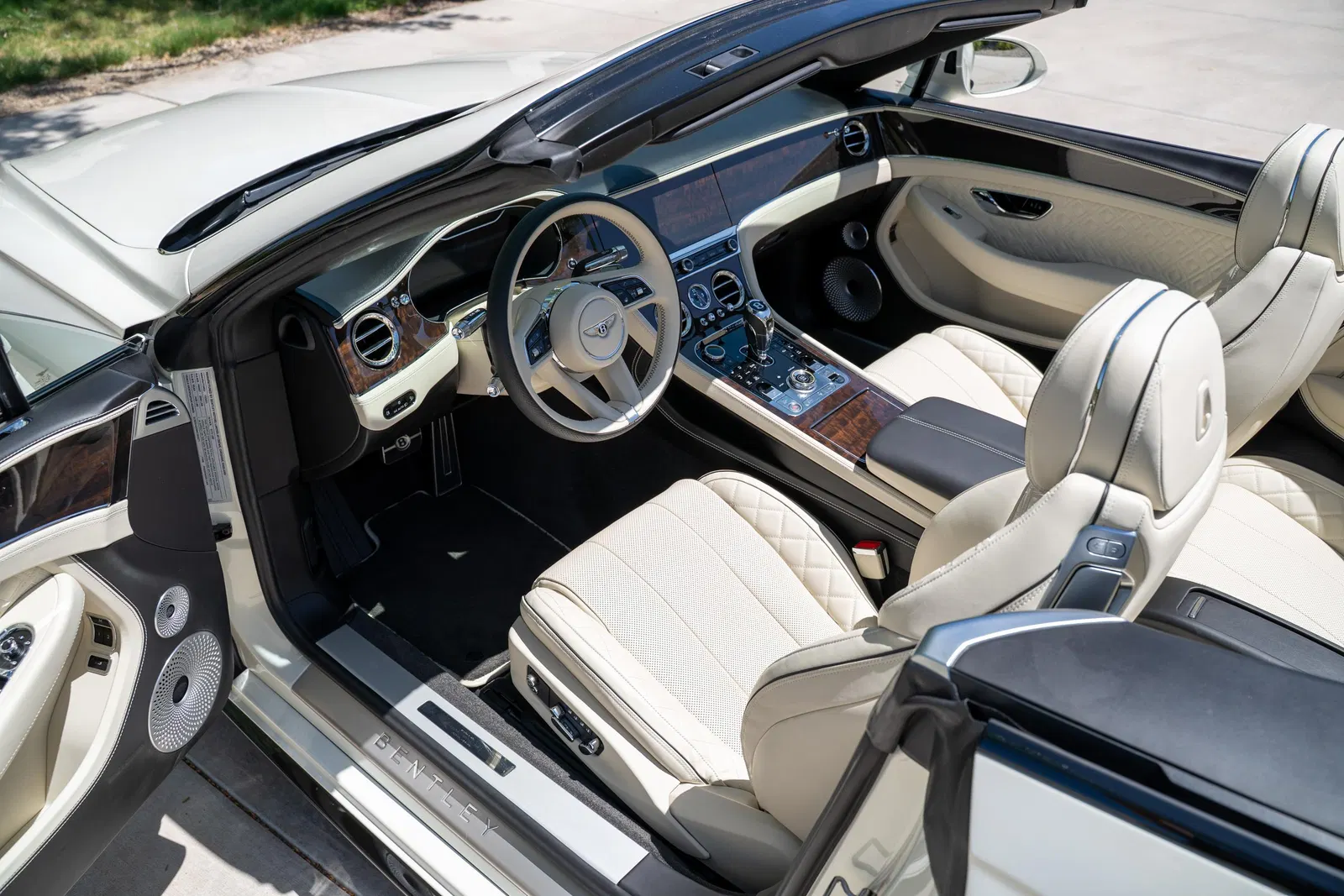 2022 Bentley Continental GTC V8 S - 6k Miles, 1 Owner, 542-hp Twin-Turbo V8, AWD, Unmodified