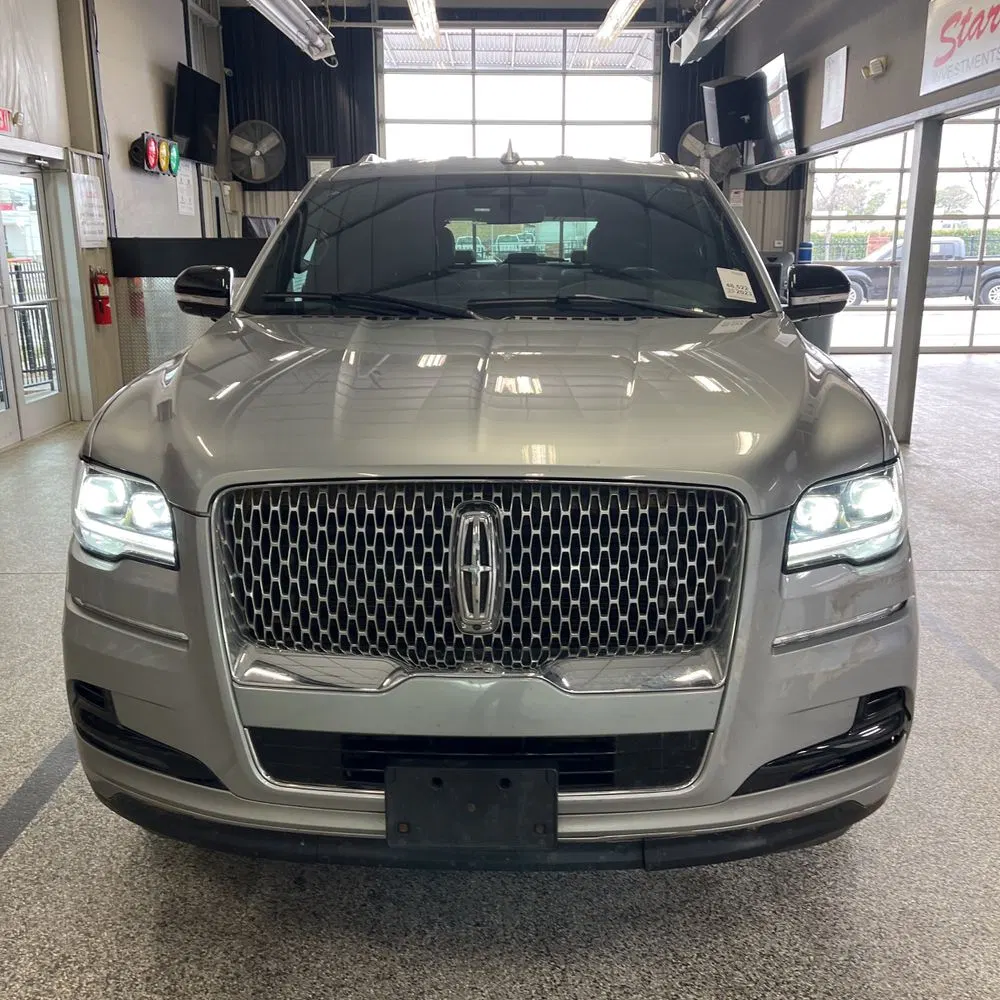 2023 Lincoln Navigator Standard