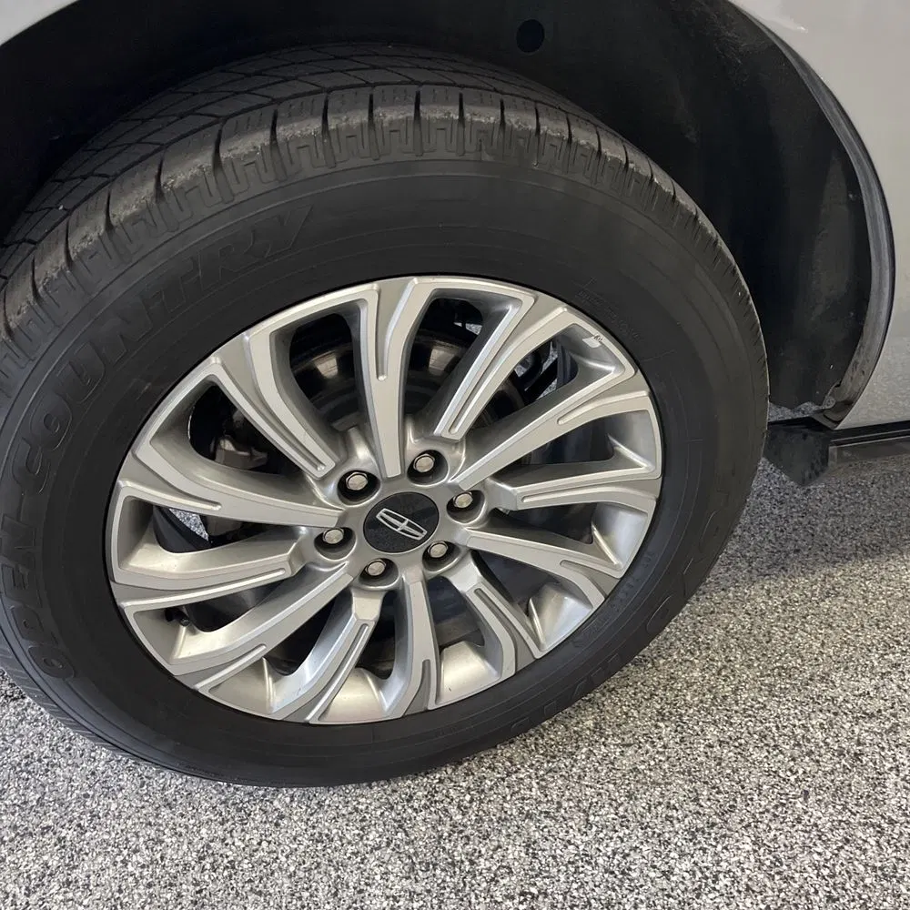 2023 Lincoln Navigator Standard