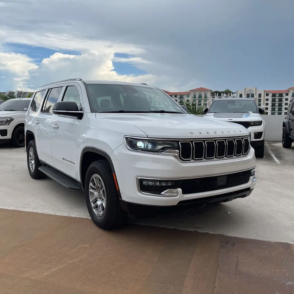 2023 Jeep Wagoneer Base