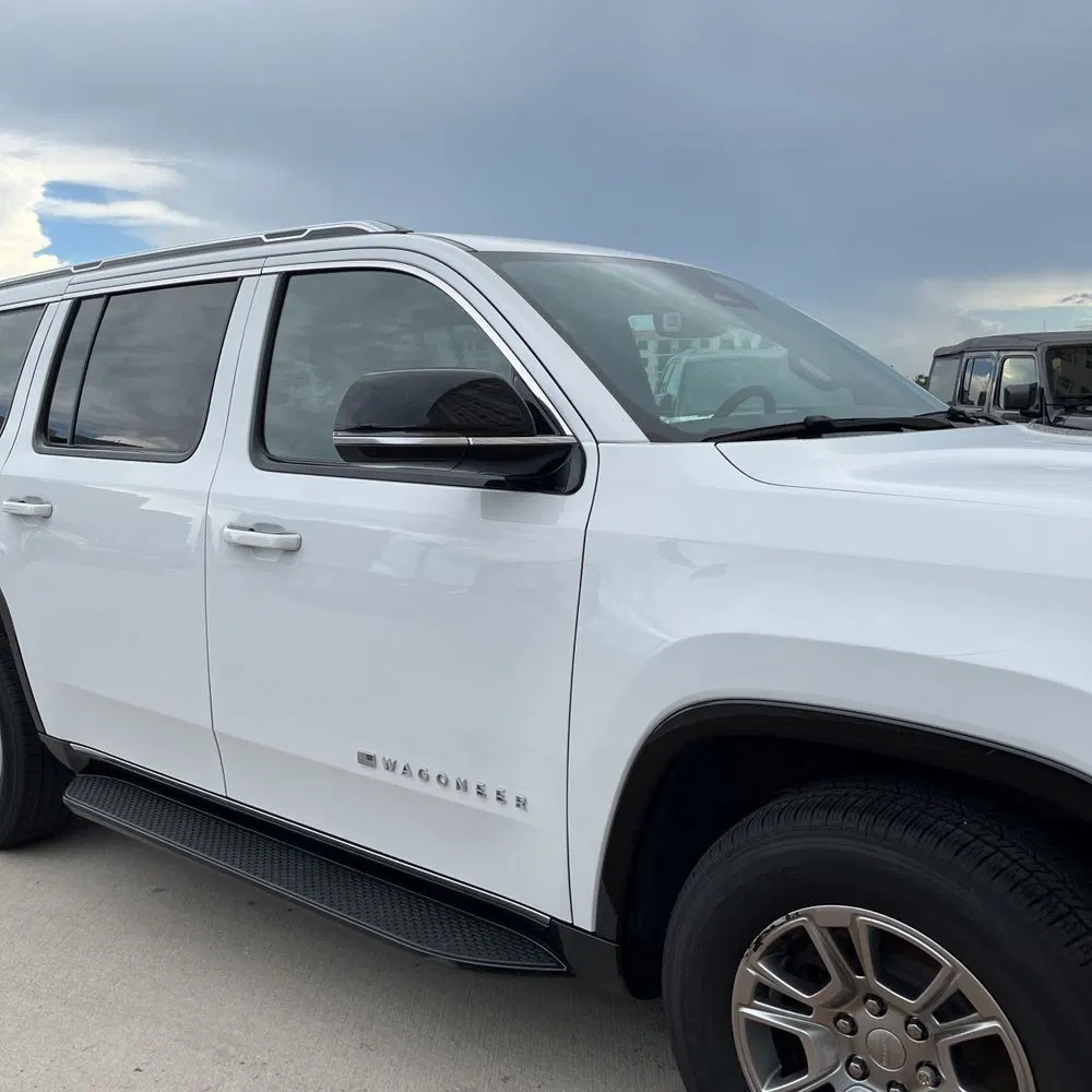 2023 Jeep Wagoneer Base