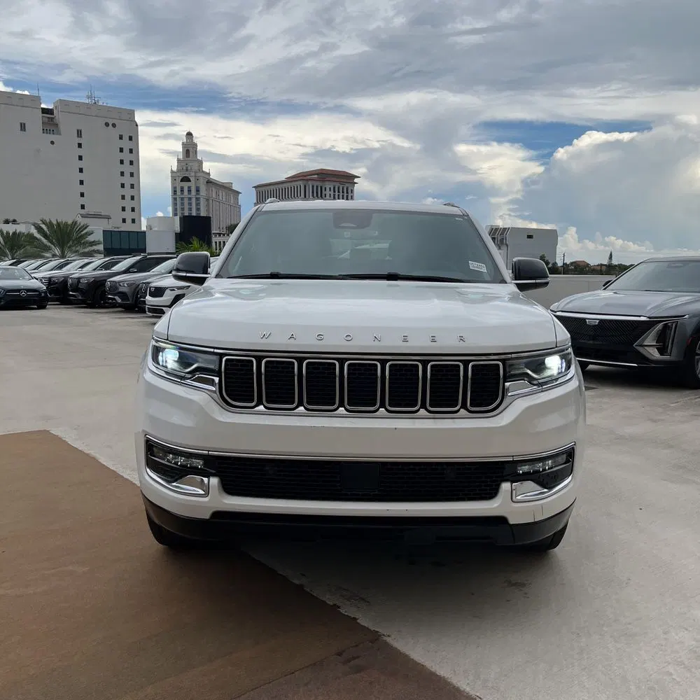 2023 Jeep Wagoneer Base