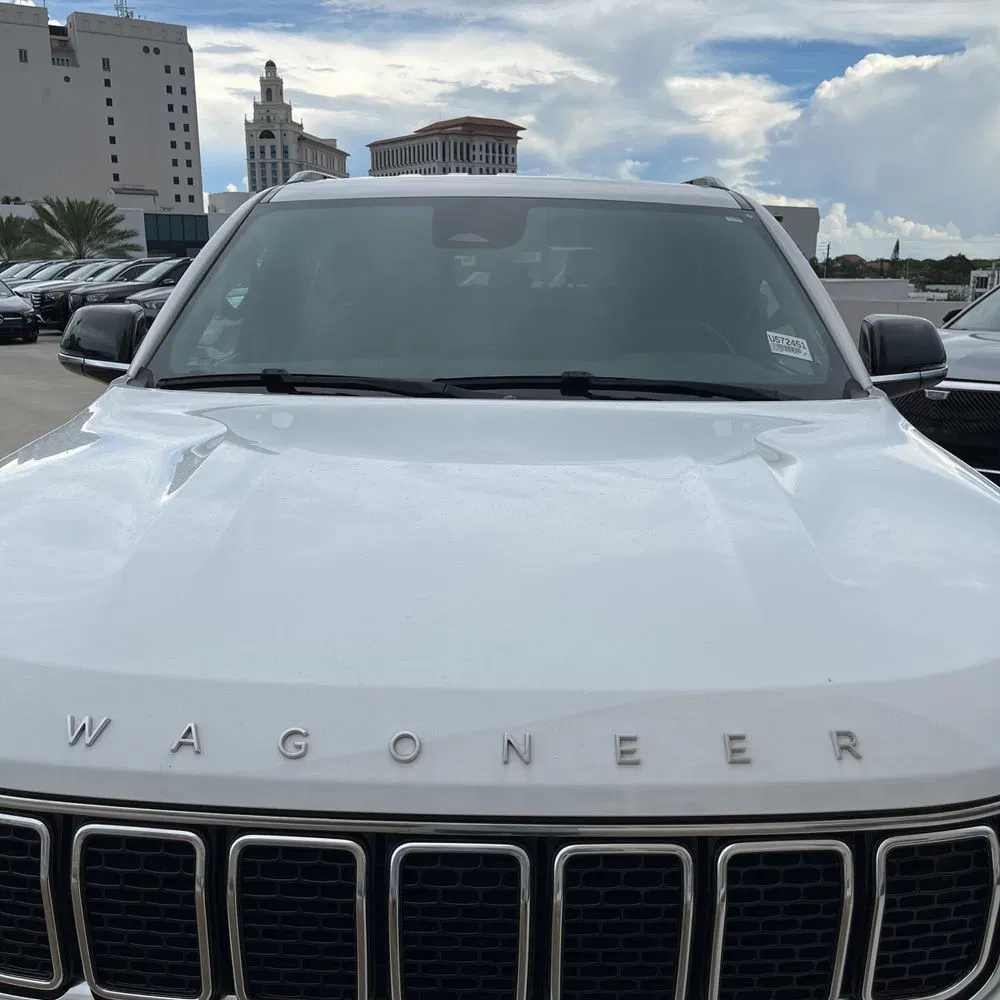 2023 Jeep Wagoneer Base