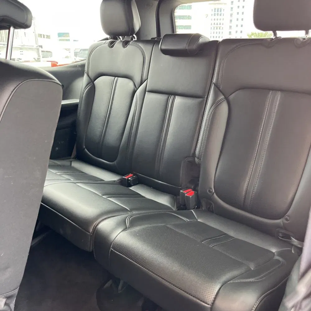 2023 Jeep Wagoneer Base