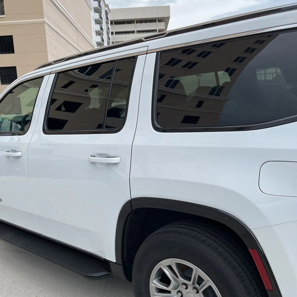 2023 Jeep Wagoneer Base
