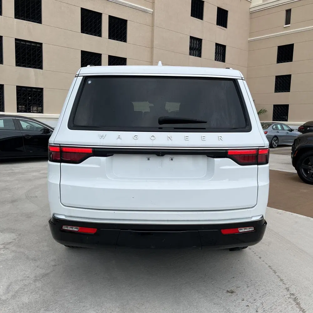 2023 Jeep Wagoneer Base