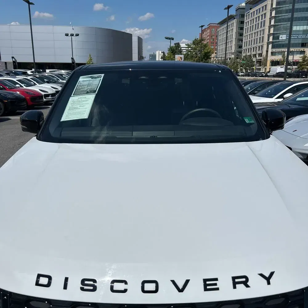 2024 Land Rover Discovery Dynamic SE P300