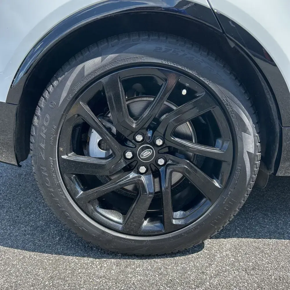 2024 Land Rover Discovery Dynamic SE P300