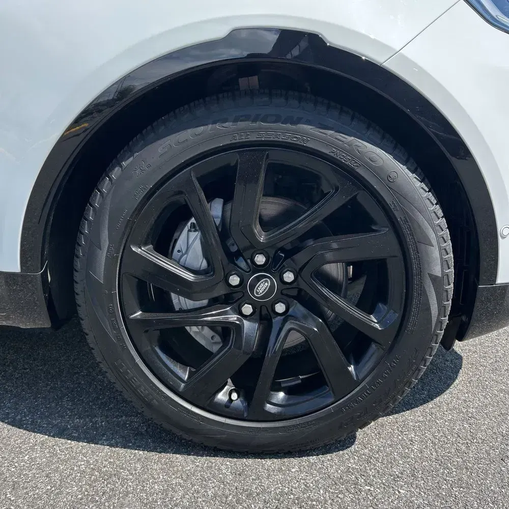 2024 Land Rover Discovery Dynamic SE P300