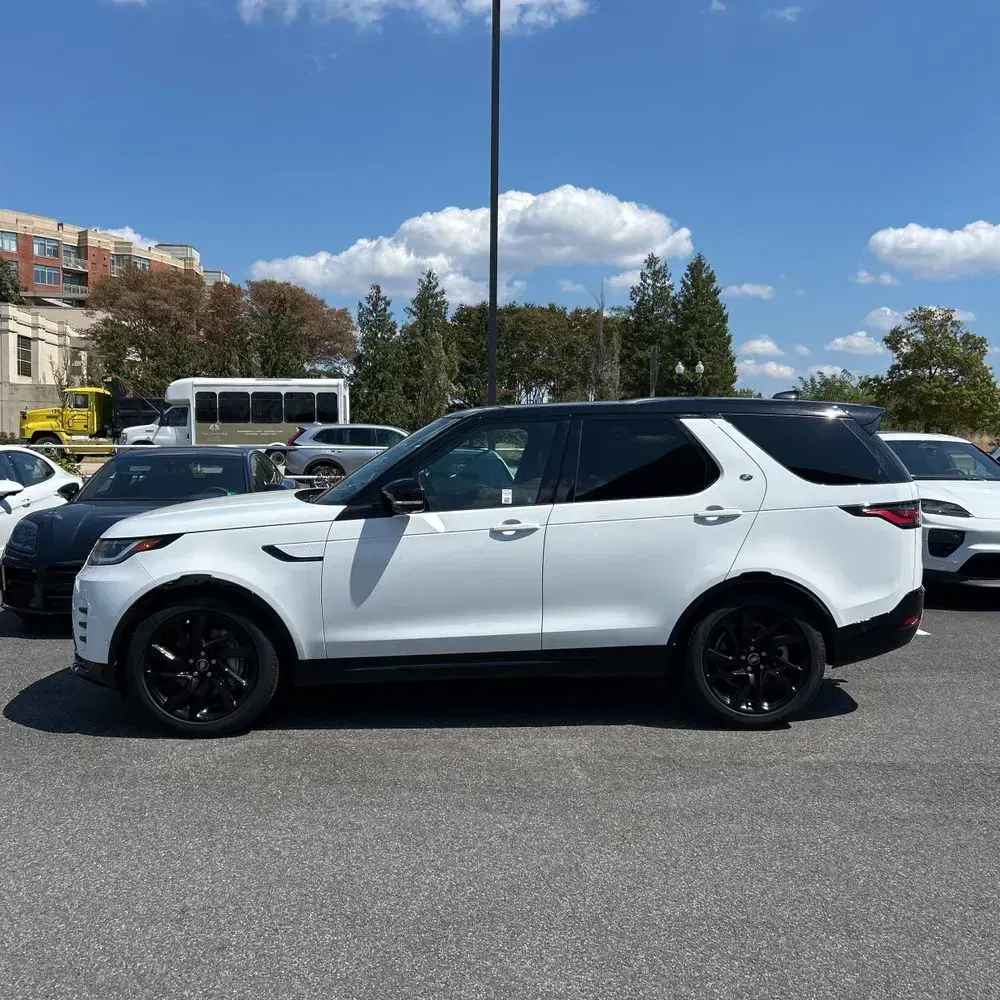 2024 Land Rover Discovery Dynamic SE P300