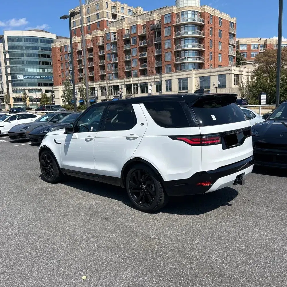 2024 Land Rover Discovery Dynamic SE P300