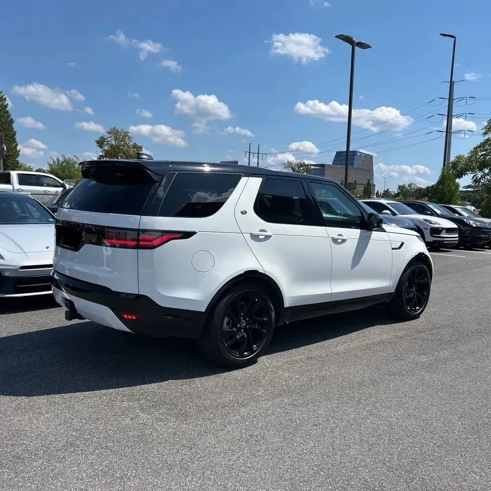 2024 Land Rover Discovery Dynamic SE P300