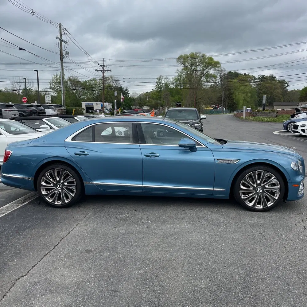 2023 Bentley Flying Spur V8