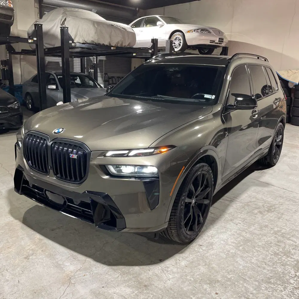 2023 BMW X7 M60i