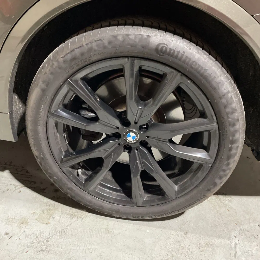2023 BMW X7 M60i