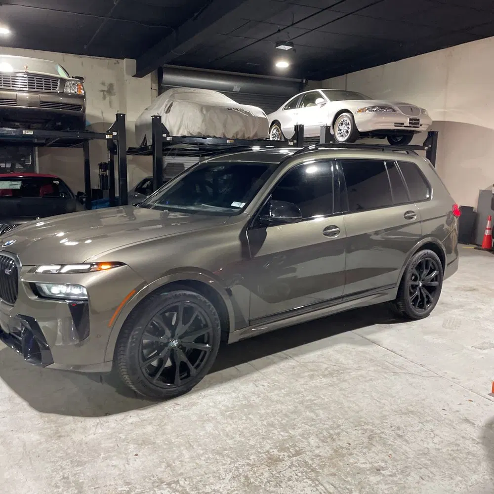 2023 BMW X7 M60i