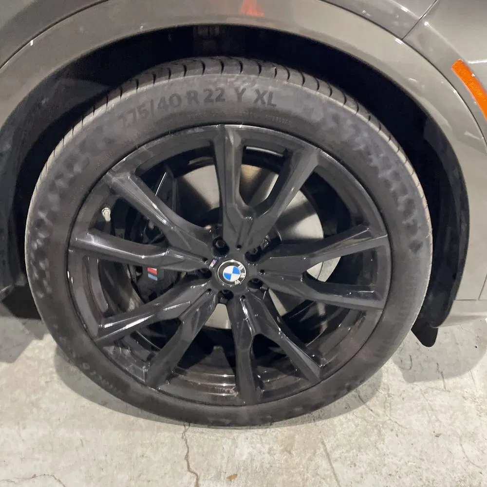 2023 BMW X7 M60i