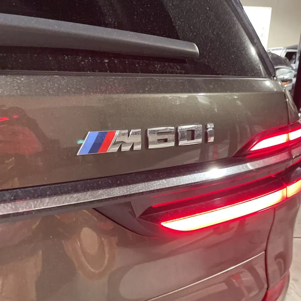 2023 BMW X7 M60i