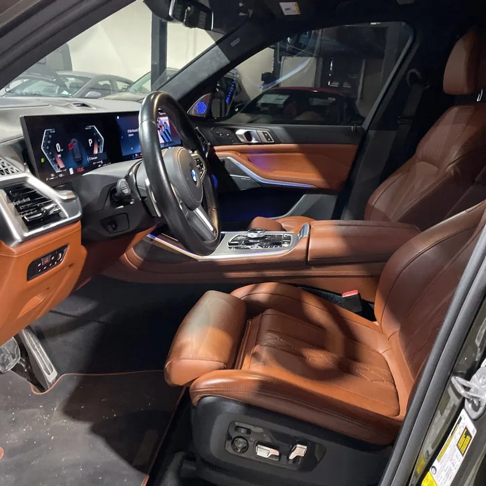 2023 BMW X7 M60i