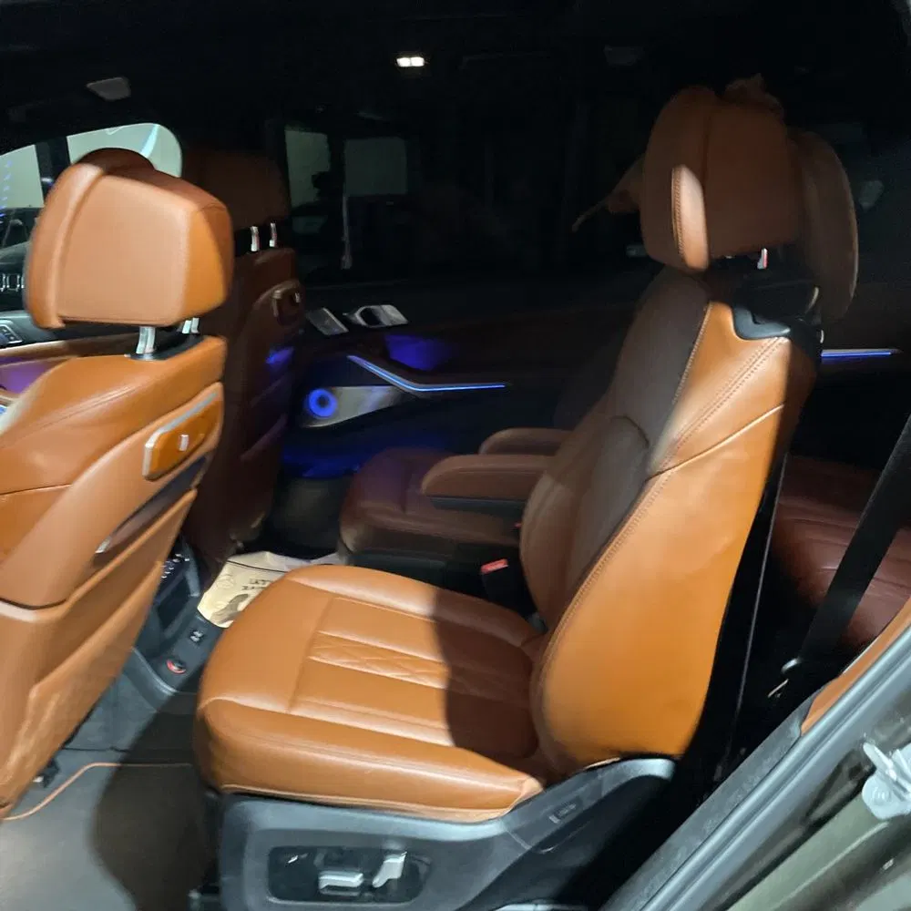 2023 BMW X7 M60i