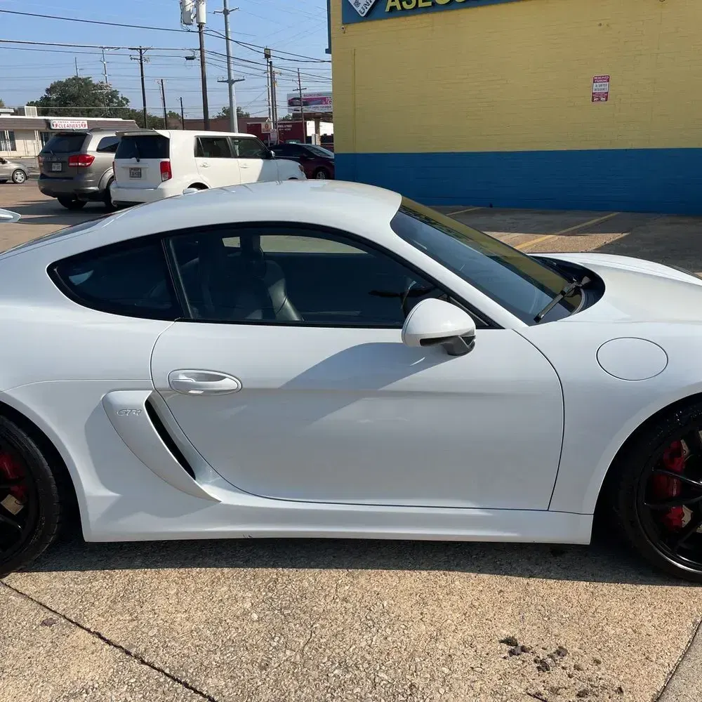 2016 Porsche Cayman GT4
