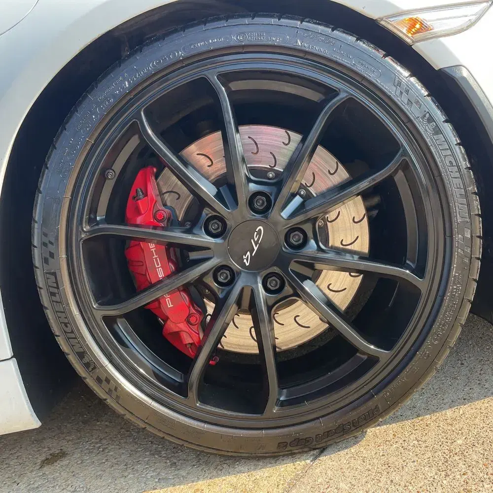 2016 Porsche Cayman GT4