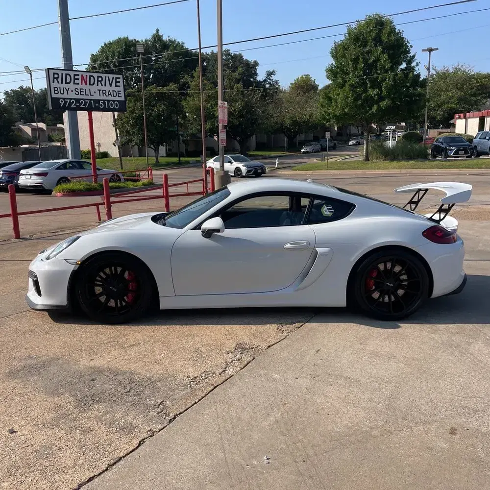 2016 Porsche Cayman GT4