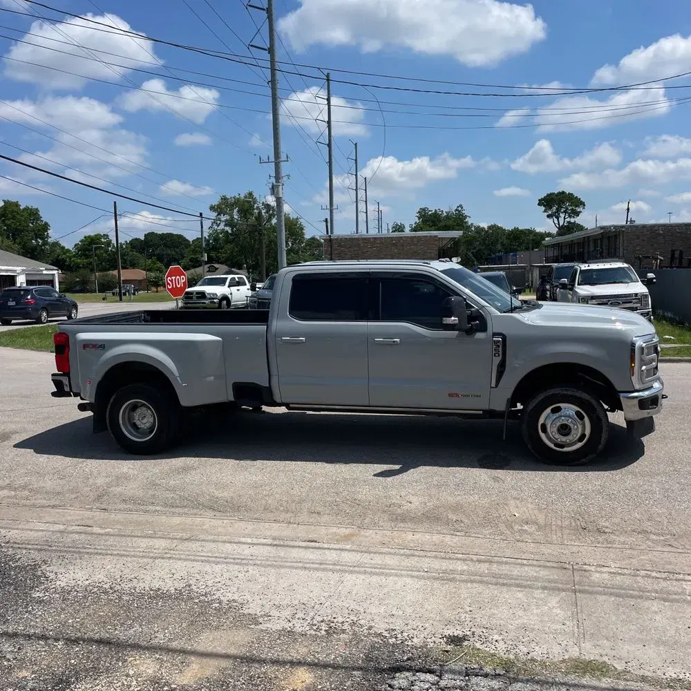 2025 Ford F-350 Super Duty Lariat