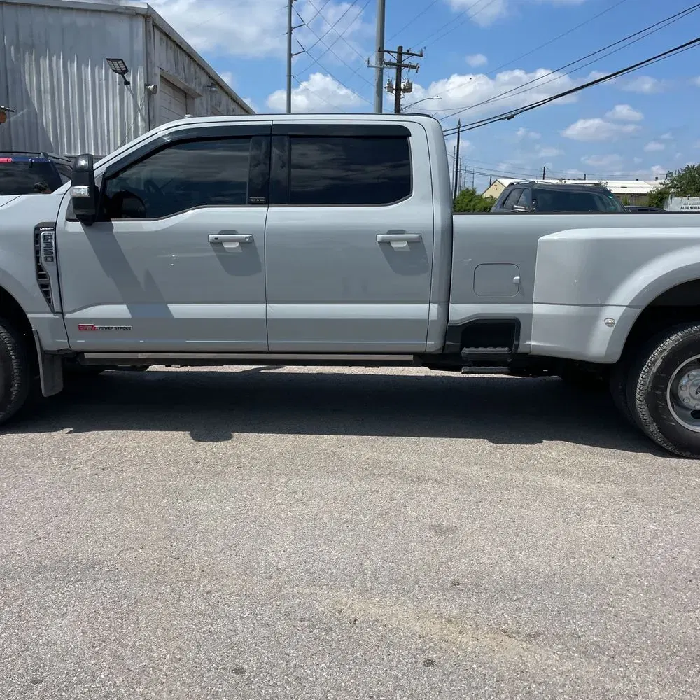 2025 Ford F-350 Super Duty Lariat