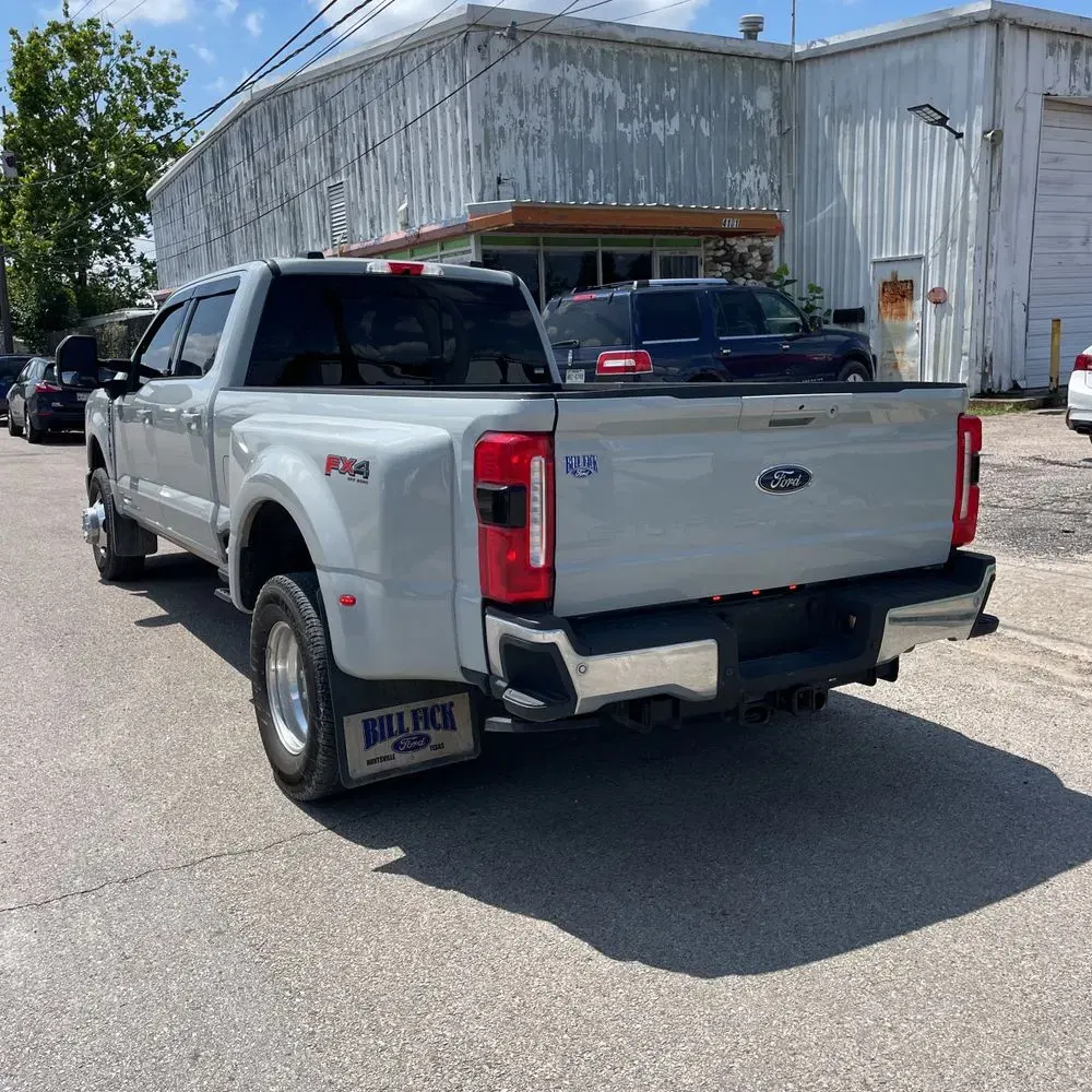 2025 Ford F-350 Super Duty Lariat