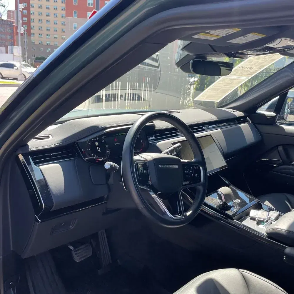 2024 Land Rover Range Rover Sport P360 SE