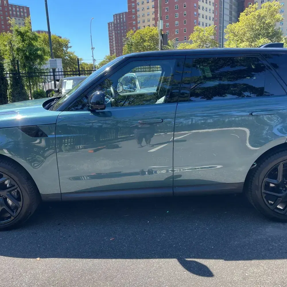 2024 Land Rover Range Rover Sport P360 SE