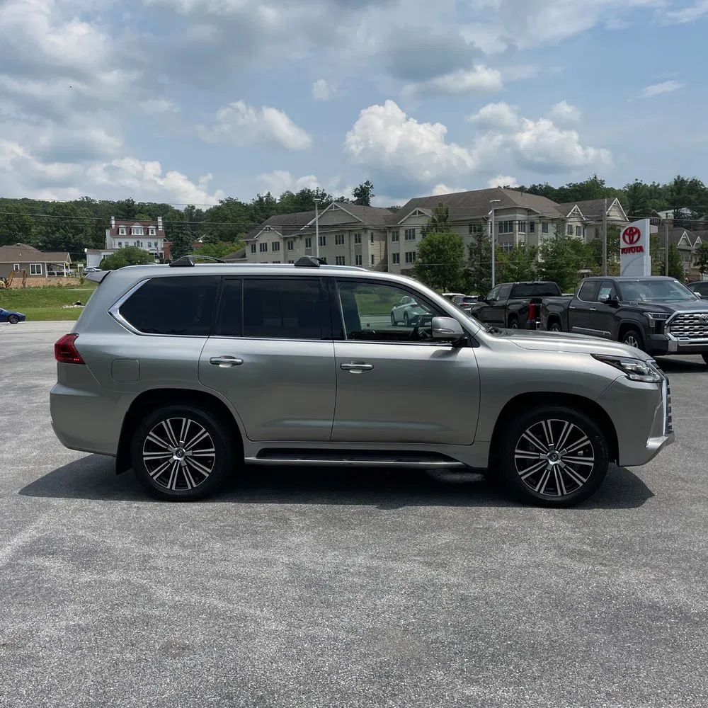 2021 Lexus LX 570 Three-Row