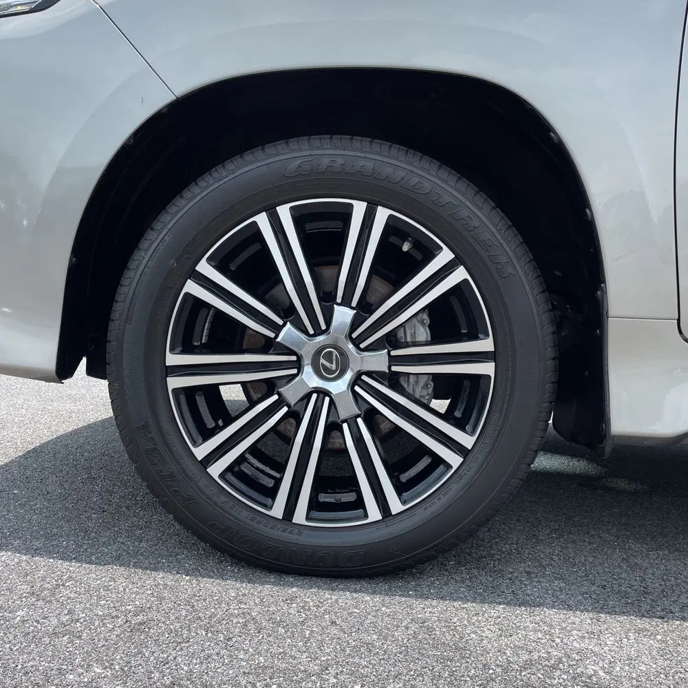 2021 Lexus LX 570 Three-Row