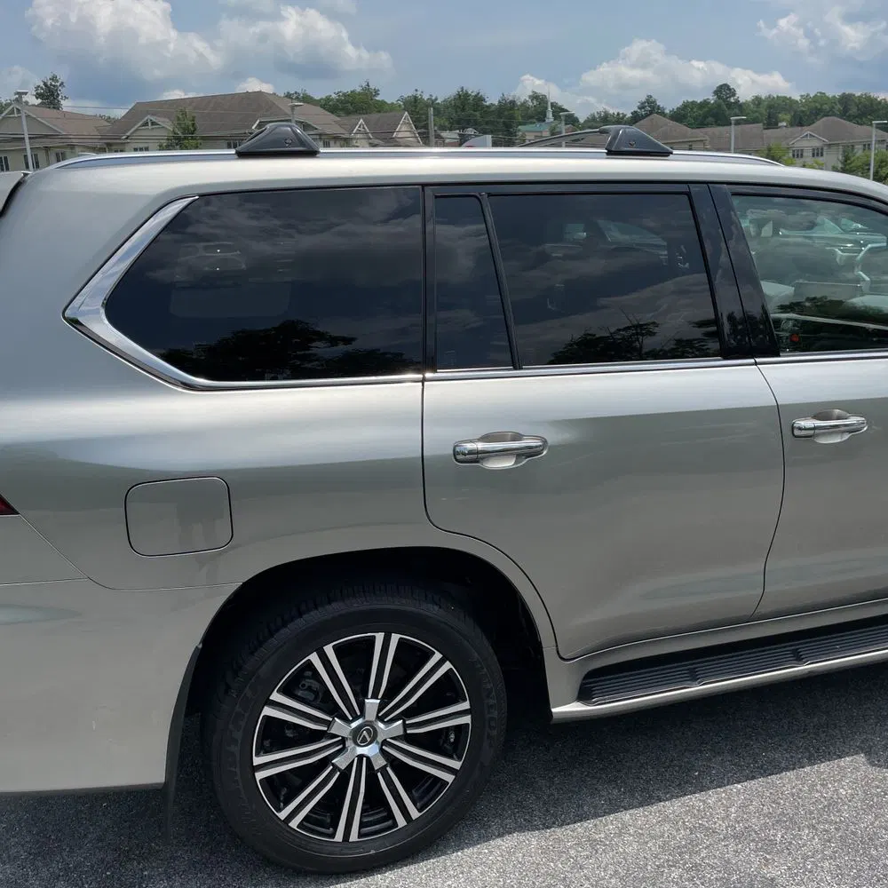 2021 Lexus LX 570 Three-Row