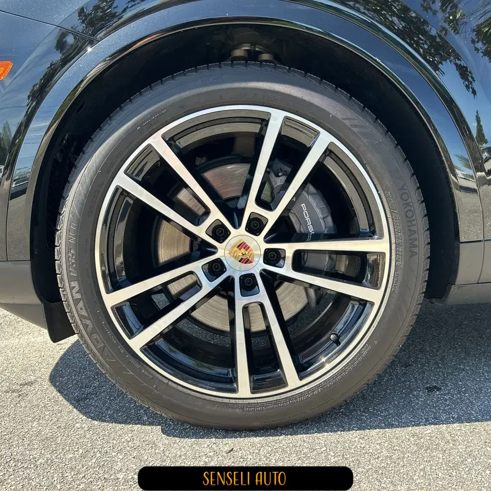 2024 Porsche Cayenne Base