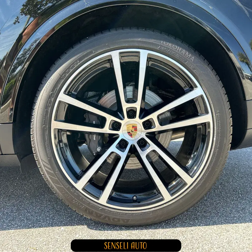 2024 Porsche Cayenne Base