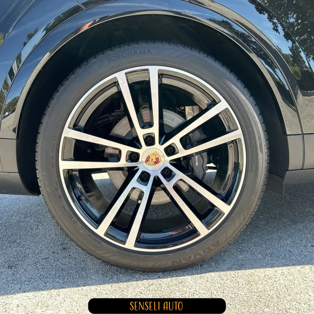 2024 Porsche Cayenne Base