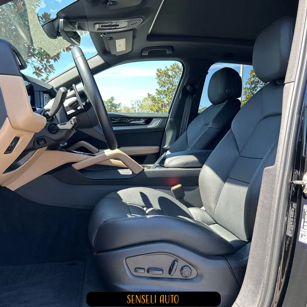 2024 Porsche Cayenne Base