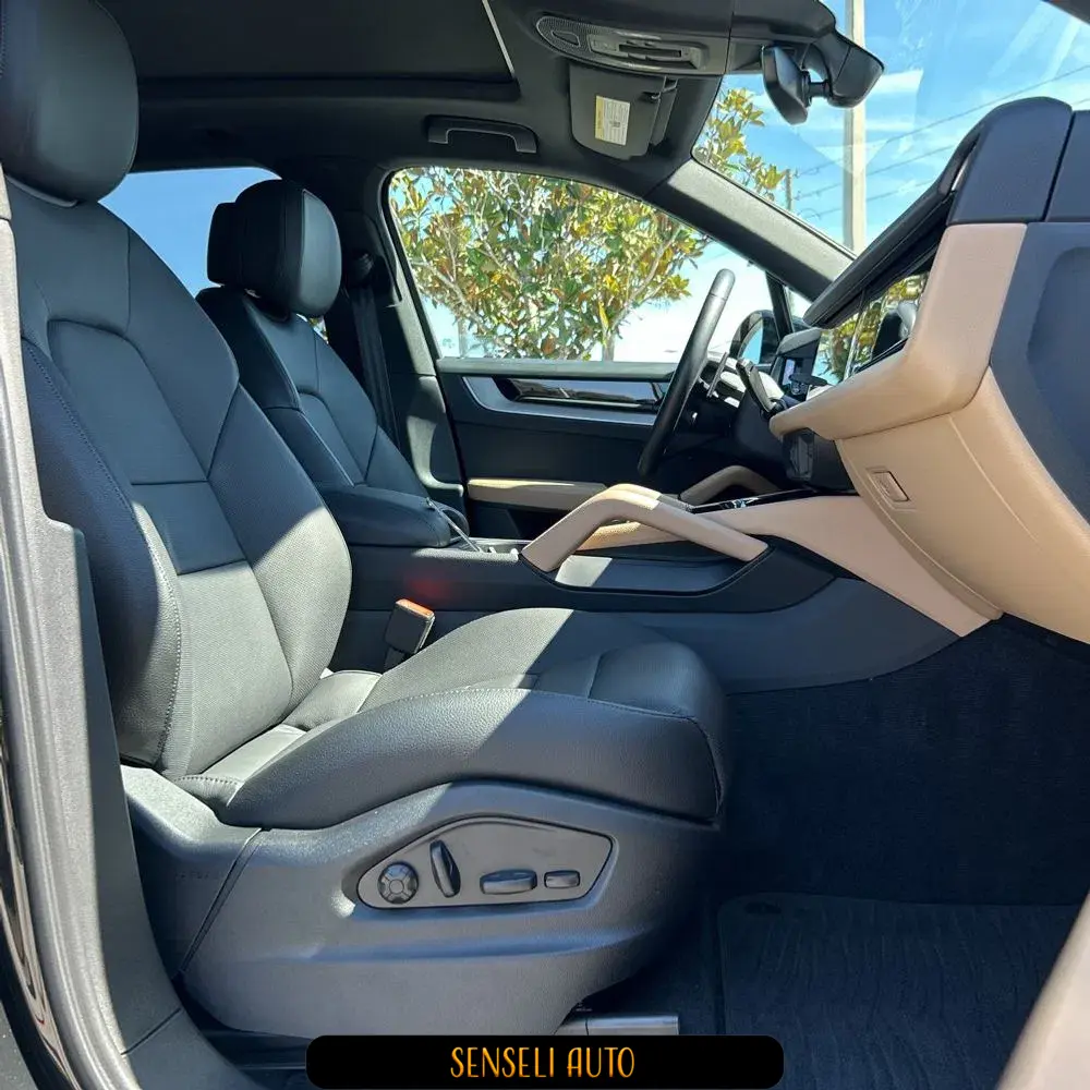 2024 Porsche Cayenne Base
