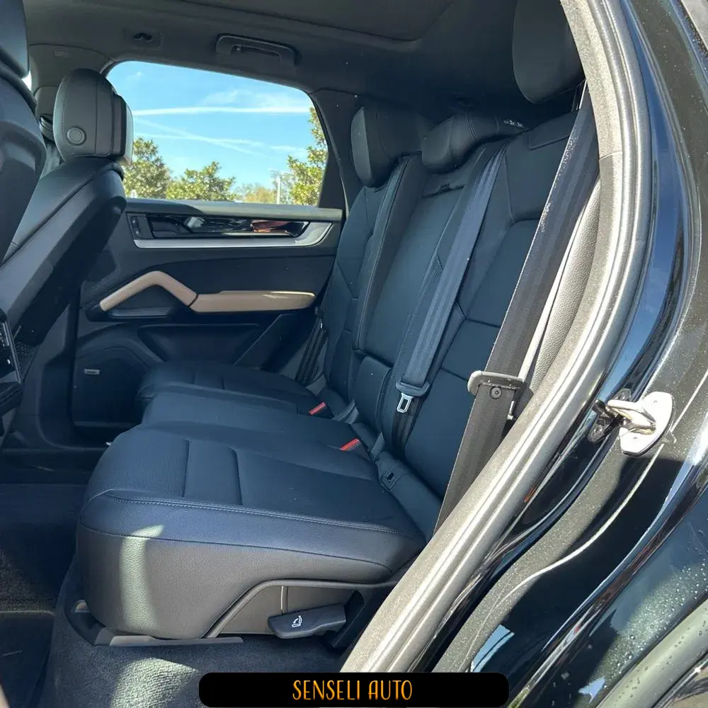 2024 Porsche Cayenne Base
