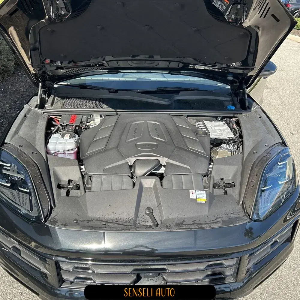 2024 Porsche Cayenne Base